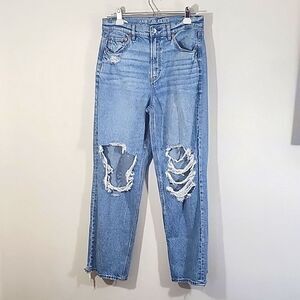 American Eagle Strigid distressed/ripped jeans size 10